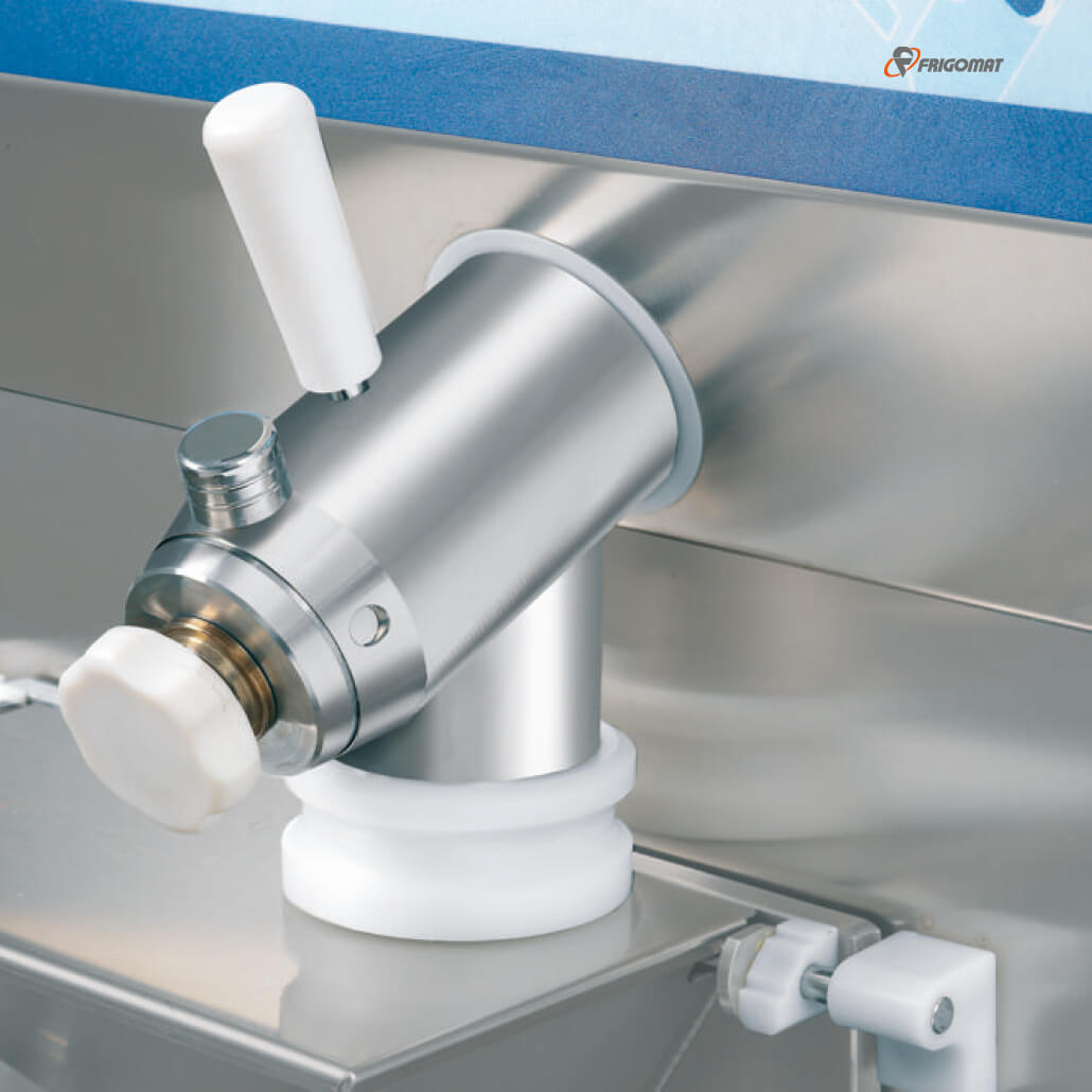 frigomat_kombieismaschinen_twin+twinchef_wasserhan Ansicht Wasserhan der Frigomat Kombieismaschine Twin/Twinchef